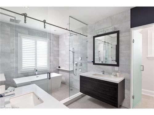 468 Southland Crescent, Oakville, ON - Indoor Photo Showing Bathroom