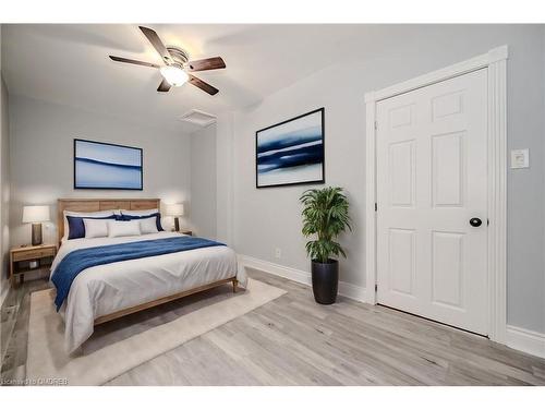 278 Normanhurst Avenue, Hamilton, ON - Indoor Photo Showing Bedroom