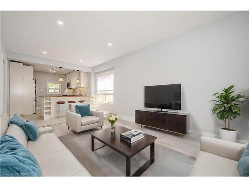 278 Normanhurst Avenue, Hamilton, ON - Indoor Photo Showing Living Room