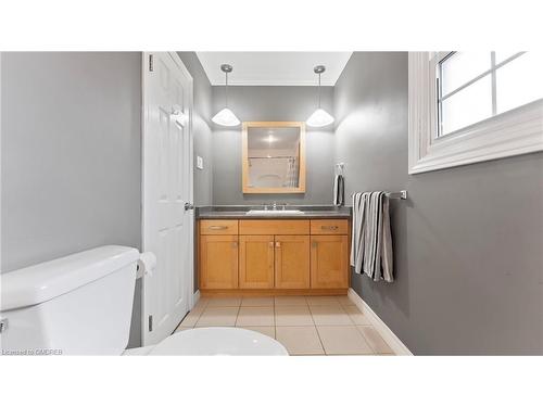193 Memorial Drive, Brantford, ON - Indoor Photo Showing Bathroom