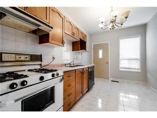 40 Greig Street, Hamilton, ON - Indoor Photo Showing Kitchen With Double Sink