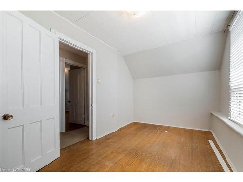 40 Greig Street, Hamilton, ON - Indoor Photo Showing Other Room