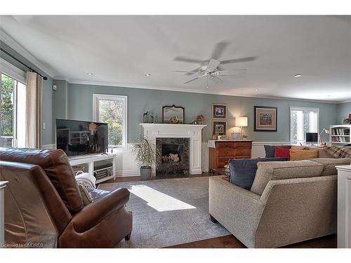 1522 Canada Court, Oakville, ON - Indoor Photo Showing Living Room With Fireplace