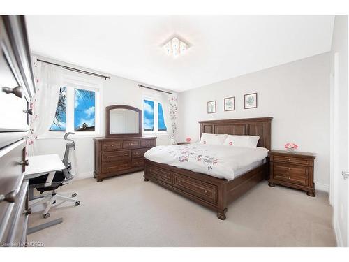 804 Glenbrook Avenue, Burlington, ON - Indoor Photo Showing Bedroom