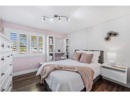 52 Farmington Drive, Brampton, ON - Indoor Photo Showing Bedroom