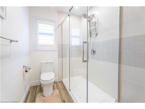 203 Burloak Drive, Oakville, ON - Indoor Photo Showing Bathroom