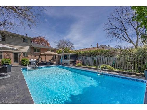 32 Parkview Place, Brampton, ON - Outdoor With In Ground Pool With Backyard