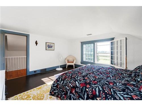 1581 Concession 2 Road, Niagara-On-The-Lake, ON - Indoor Photo Showing Bedroom