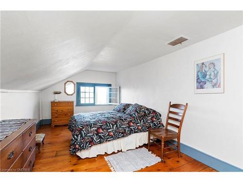 1581 Concession 2 Road, Niagara-On-The-Lake, ON - Indoor Photo Showing Bedroom