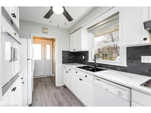 6 Crozier Court, Hamilton, ON - Indoor Photo Showing Kitchen With Double Sink