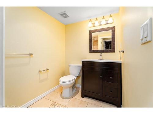 6 Crozier Court, Hamilton, ON - Indoor Photo Showing Bathroom