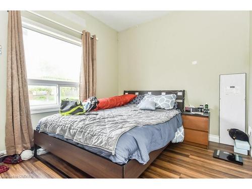 165 Nelson Street, Brantford, ON - Indoor Photo Showing Bedroom