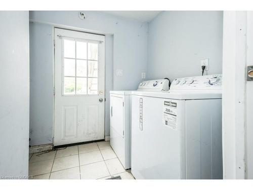165 Nelson Street, Brantford, ON - Indoor Photo Showing Laundry Room