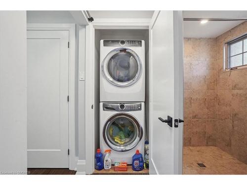 657 Geneva Park Drive, Burlington, ON - Indoor Photo Showing Laundry Room