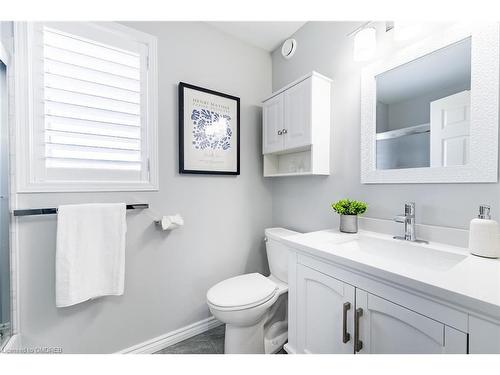 2915 Jennifer Drive, Peterborough, ON - Indoor Photo Showing Bathroom