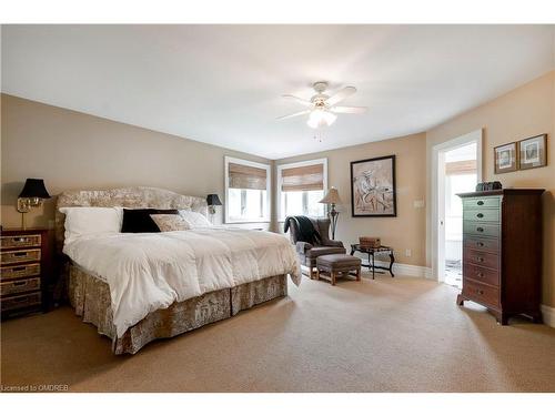 10125 Pineview Trail, Milton, ON - Indoor Photo Showing Bedroom