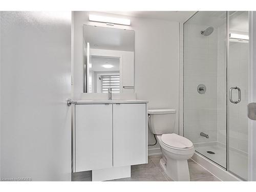 A222-3210 Dakota Common, Burlington, ON - Indoor Photo Showing Bathroom