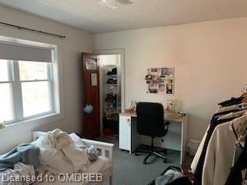84 Emerson Street, Hamilton, ON - Indoor Photo Showing Bedroom