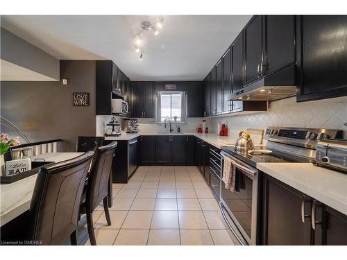 166 Merrilee Crescent, Hamilton, ON - Indoor Photo Showing Kitchen With Stainless Steel Kitchen With Upgraded Kitchen