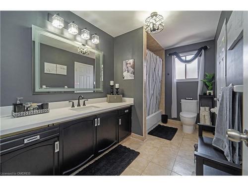 166 Merrilee Crescent, Hamilton, ON - Indoor Photo Showing Bathroom
