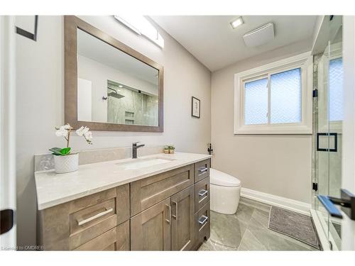771 Dack Boulevard, Mississauga, ON - Indoor Photo Showing Bathroom