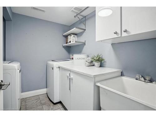715 Drury Lane, Burlington, ON - Indoor Photo Showing Laundry Room