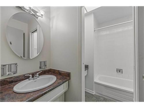 29 Bartley Bull Parkway, Brampton, ON - Indoor Photo Showing Bathroom