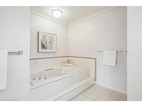 117 Warner Drive, Oakville, ON - Indoor Photo Showing Bathroom