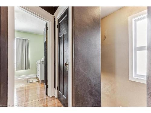 26 Houghton Avenue N, Hamilton, ON - Indoor Photo Showing Other Room