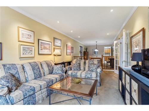 391 March Crescent, Oakville, ON - Indoor Photo Showing Living Room