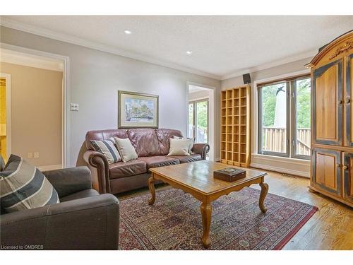 391 March Crescent, Oakville, ON - Indoor Photo Showing Living Room