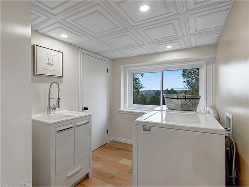 75 Main Street, Paris, ON - Indoor Photo Showing Laundry Room