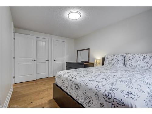 12-1232 Guelph Line, Burlington, ON - Indoor Photo Showing Bedroom