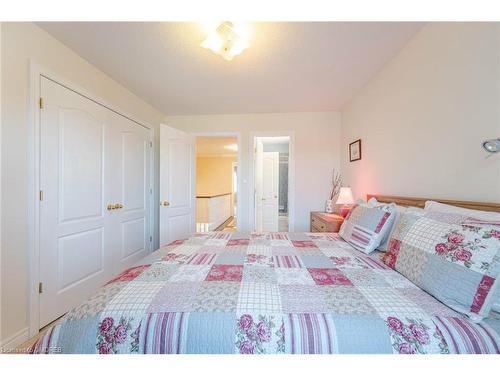 1393 Treeland Street, Burlington, ON - Indoor Photo Showing Bedroom
