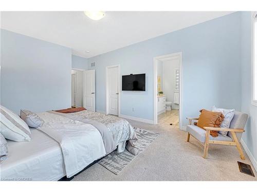 20 Westfield Crescent, Waterdown, ON - Indoor Photo Showing Bedroom