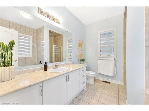 20 Westfield Crescent, Waterdown, ON - Indoor Photo Showing Bathroom