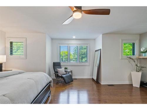 492 Country Club Crescent, Mississauga, ON - Indoor Photo Showing Bedroom