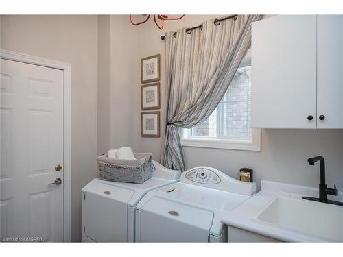 166 Manley Lane, Milton, ON - Indoor Photo Showing Laundry Room