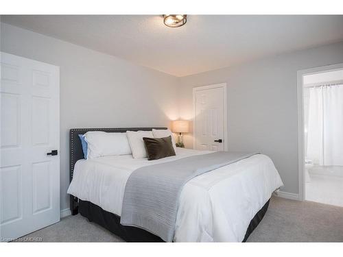 166 Manley Lane, Milton, ON - Indoor Photo Showing Bedroom