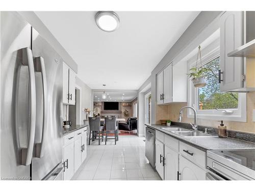 1487 Grand Boulevard, Oakville, ON - Indoor Photo Showing Kitchen With Double Sink