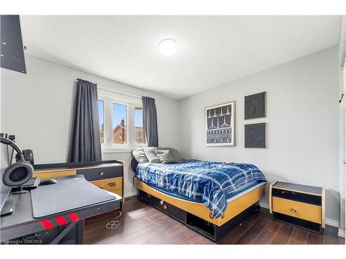1487 Grand Boulevard, Oakville, ON - Indoor Photo Showing Bedroom