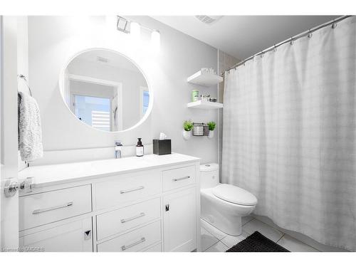 102-40 Old Mill Road, Oakville, ON - Indoor Photo Showing Bathroom