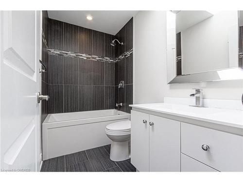 5247 Spruce Avenue, Burlington, ON - Indoor Photo Showing Bathroom