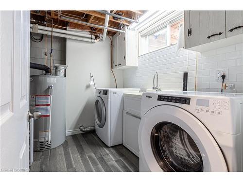 5247 Spruce Avenue, Burlington, ON - Indoor Photo Showing Laundry Room