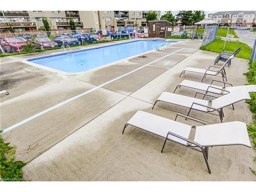 17-15 Albright Road, Hamilton, ON - Outdoor With In Ground Pool