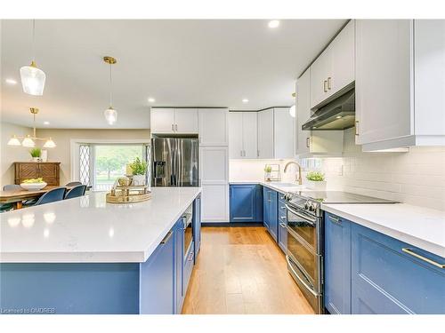 1386 Grosvenor Street, Oakville, ON - Indoor Photo Showing Kitchen With Upgraded Kitchen