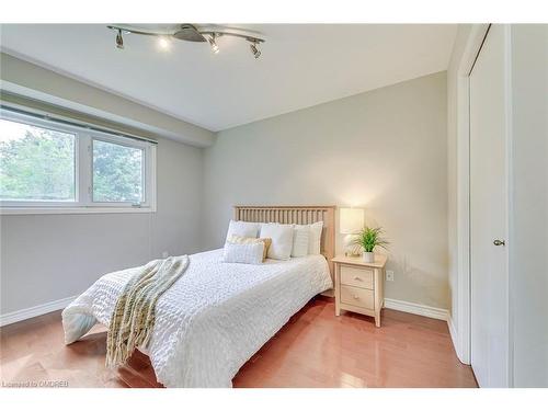 1386 Grosvenor Street, Oakville, ON - Indoor Photo Showing Bedroom