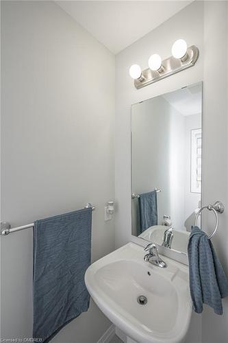53-520 Grey Street, Brantford, ON - Indoor Photo Showing Bathroom
