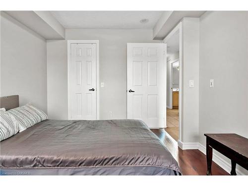 303-710 Humberwood Boulevard, Toronto, ON - Indoor Photo Showing Bedroom