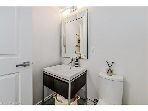 C721-3500 Lakeshore Road W, Oakville, ON - Indoor Photo Showing Bathroom